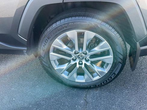 Used 2023 Toyota RAV4 XLE Premium image 15