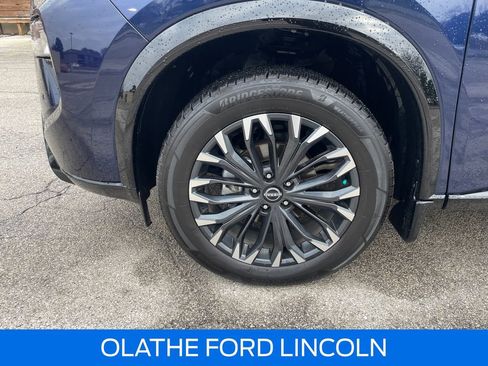 Used 2025 Nissan Rogue Platinum image 29