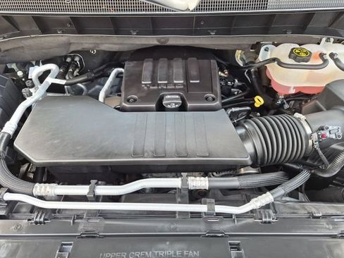 Used 2023 Chevrolet Silverado 1500 LT AWD/4WD image 32