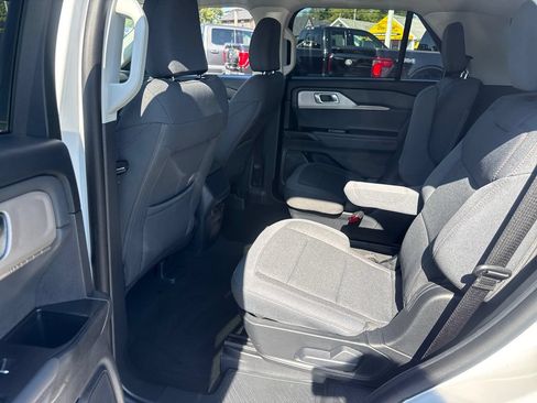Used 2026 Ford Explorer Active RWD image 14