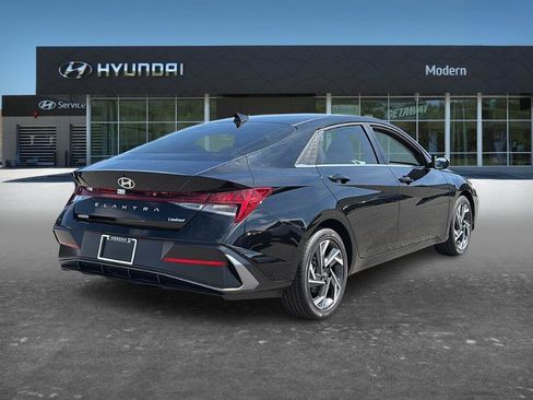 New 2026 Hyundai Elantra Limited FWD image 3