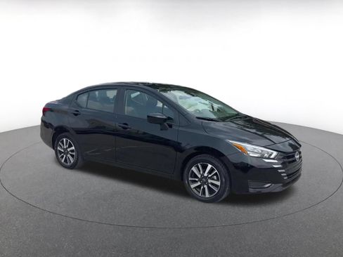 Used 2025 Nissan Versa SV FWD image 2