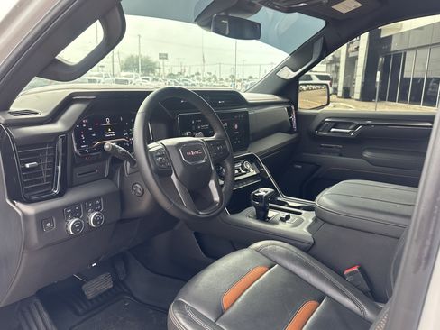 Used 2025 GMC Sierra 1500 AT4 AWD/4WD image 7
