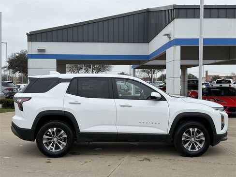 Certified 2025 Chevrolet Equinox LT image 3