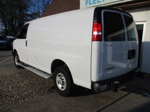 Used 2024 Chevrolet Express 2500 w/ Driver Convenience Package image 8