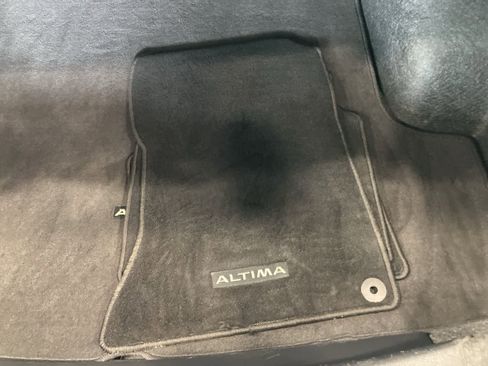 Used 2025 Nissan Altima 2.5 SV image 27