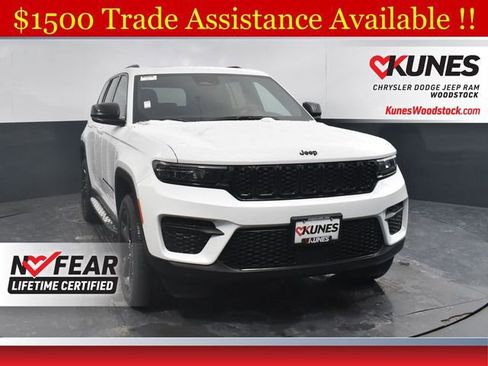 New 2025 Jeep Grand Cherokee Altitude w/ Trailer Tow Package AWD/4WD image 1
