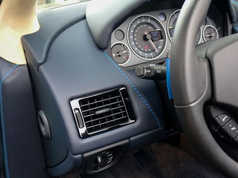 Used 2017 Aston Martin V12 Vantage S image 16