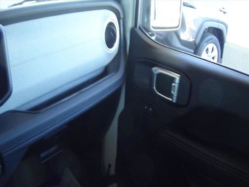 Certified 2024 Jeep Wrangler Sahara image 28