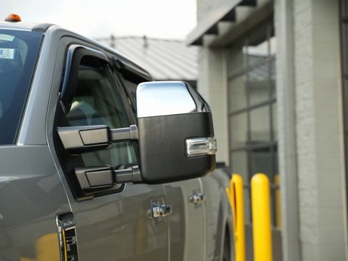 Used 2017 Ford F250 Lariat w/ Chrome Package image 7