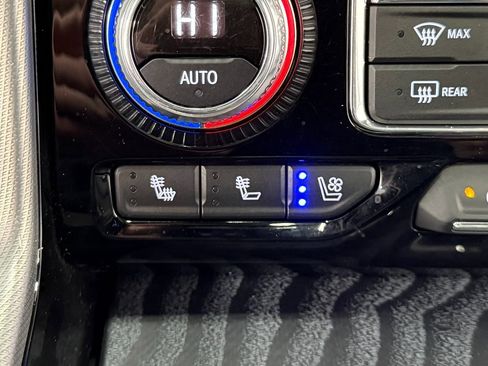 Used 2021 GMC Yukon Denali image 34