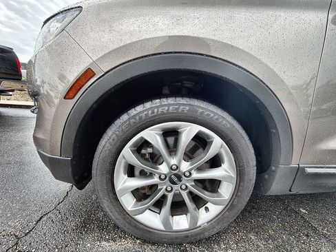 Used 2019 Lincoln MKC Select w/ Select Plus Package AWD/4WD image 17