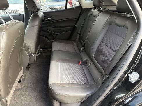 Used 2025 Chevrolet Trax LT w/ Driver Confidence Package image 23