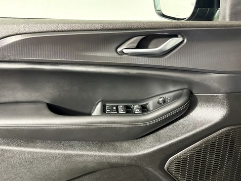 Used 2024 Jeep Grand Cherokee L Altitude image 16