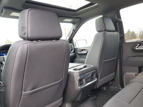 Used 2025 Chevrolet Silverado 1500 High Country AWD/4WD image 28