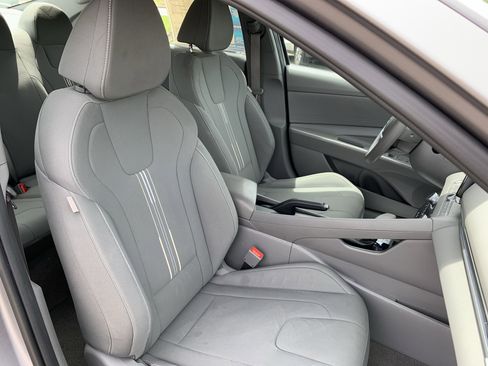Used 2024 Hyundai Elantra SEL FWD image 36