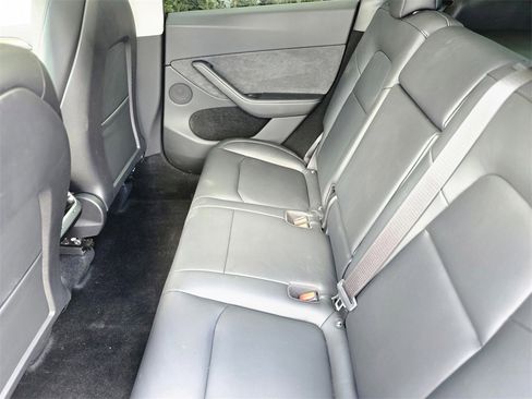 Used 2023 Tesla Model Y Long Range image 11