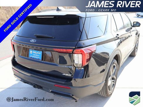Certified 2025 Ford Explorer ST-Line w/ ST-Line Street Pack image 5