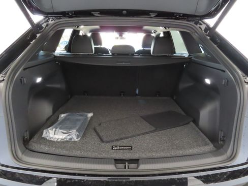 New 2025 Volkswagen Atlas Cross Sport SEL Premium R-Line image 25