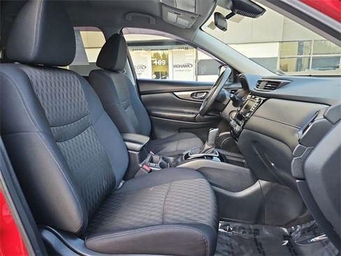 Used 2019 Nissan Rogue SV image 26