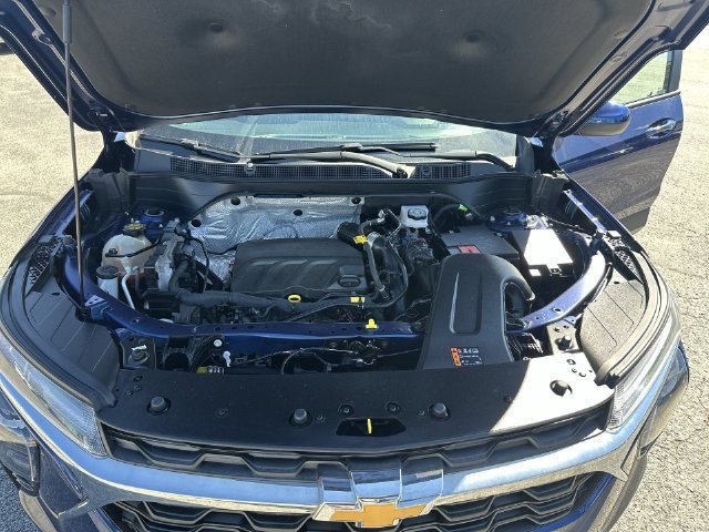 Used 2024 Chevrolet Trax LT w/ Driver Confidence Package FWD image 26