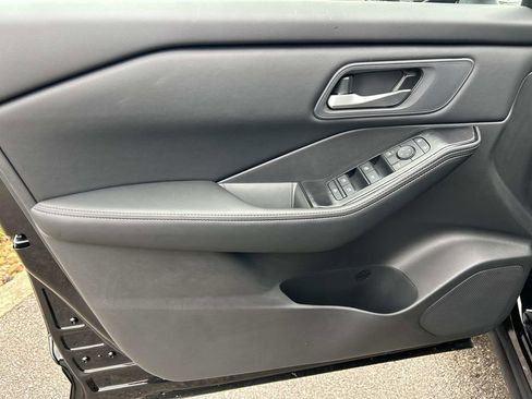 New 2026 Nissan Rogue SV AWD/4WD image 17