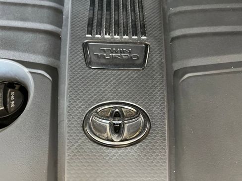 Used 2023 Toyota Tundra SR5 w/ SR5 Convenience Package AWD/4WD image 10