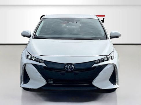 Used 2020 Toyota Prius Prime LE FWD image 2
