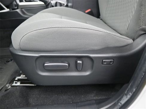 Used 2022 Toyota Tacoma SR5 w/ Technology Package image 11