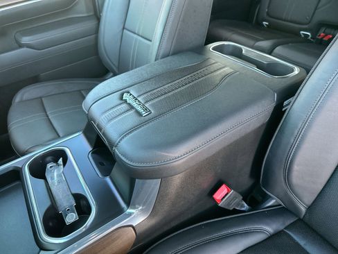 Used 2025 Chevrolet Silverado 2500 High Country w/ Technology Package image 21