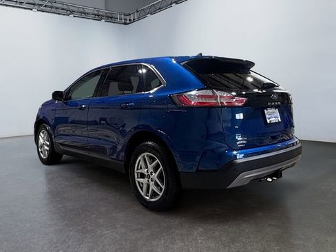 Used 2024 Ford Edge SEL w/ Convenience Package image 3
