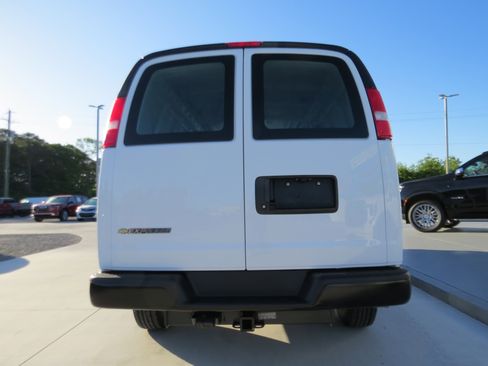New 2026 Chevrolet Express 2500 Extended RWD image 5