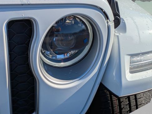 Used 2023 Jeep Wrangler Sahara w/ Cold Weather Group image 33