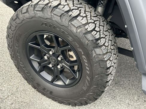 Used 2024 Jeep Wrangler Sport S image 9