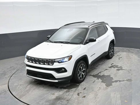 Used 2025 Jeep Compass Limited AWD/4WD image 16