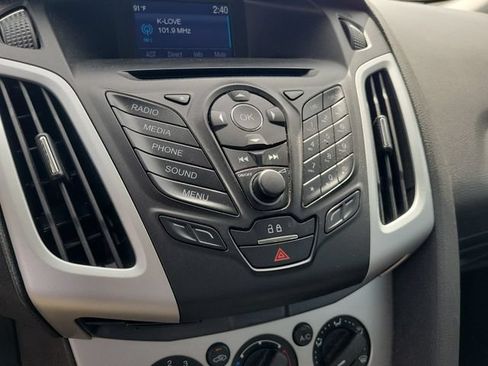 Used 2014 Ford Focus SE FWD image 26