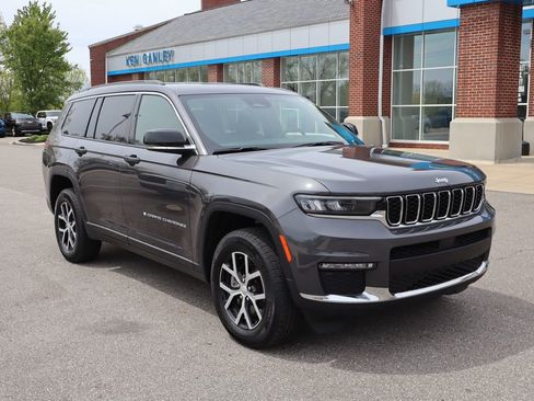 Used 2024 Jeep Grand Cherokee L Limited AWD/4WD image 4