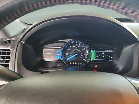 Used 2018 Ford Explorer Sport w/ Ford Safe & Smart Package AWD/4WD image 10