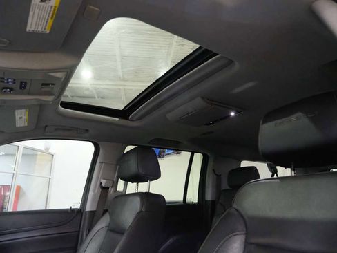 Used 2019 GMC Yukon XL Denali w/ Denali Ultimate Package AWD/4WD image 17