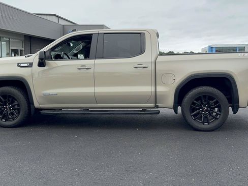 Used 2022 GMC Sierra 1500 Elevation w/ Elevation Premium Package AWD/4WD image 4