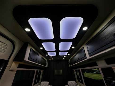 Used 2025 Mercedes-Benz Sprinter 3500 image 73