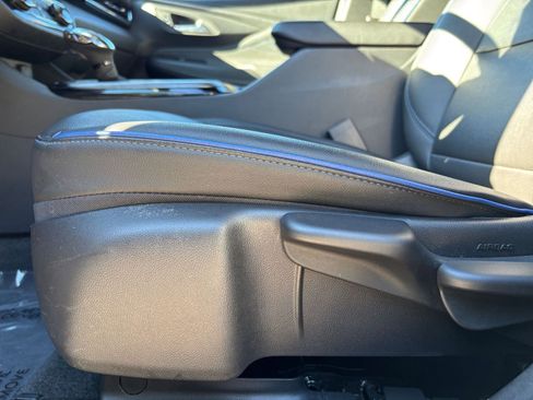 Used 2025 Buick Envista Sport Touring image 27