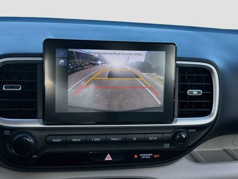 Used 2024 Hyundai Venue SEL FWD image 13