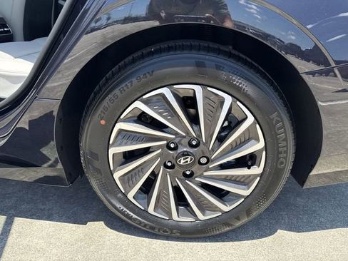 New 2025 Hyundai Sonata Limited image 25