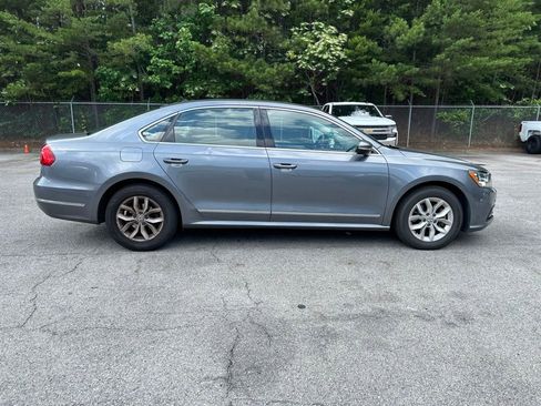 Used 2016 Volkswagen Passat 1.8T S FWD image 8
