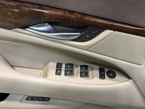 Used 2017 Cadillac Escalade ESV Premium Luxury image 11