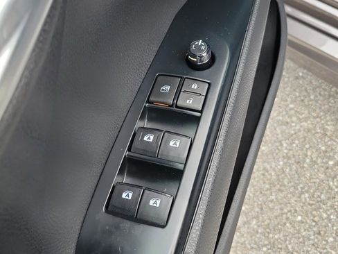 Used 2020 Toyota Camry SE FWD image 22