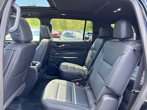 New 2026 Chevrolet Traverse LT w/ Sun and Wheel Package AWD/4WD image 9