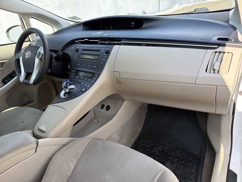 Used 2010 Toyota Prius One image 16