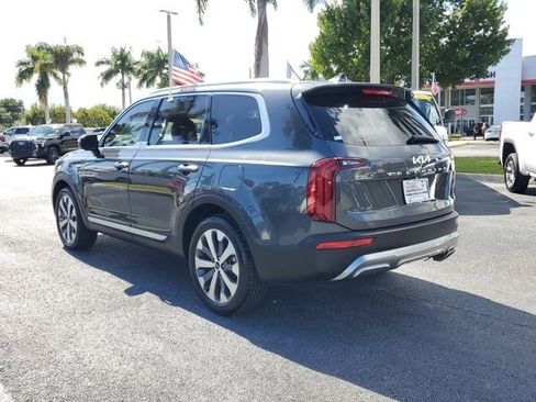 Used 2022 Kia Telluride S image 3